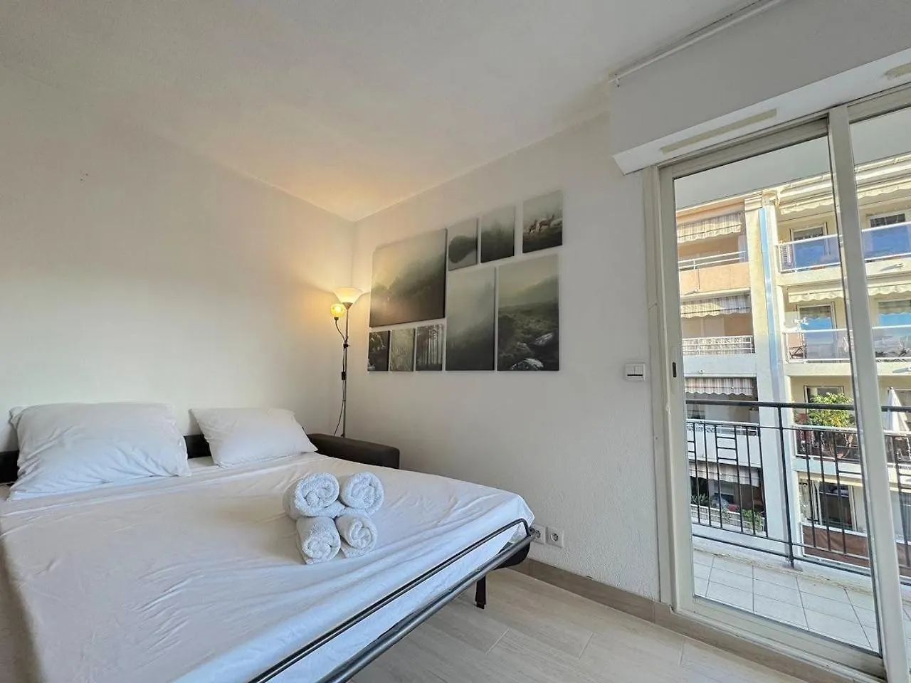Calme Et Ensoleille Balcon Quartier Port ニース