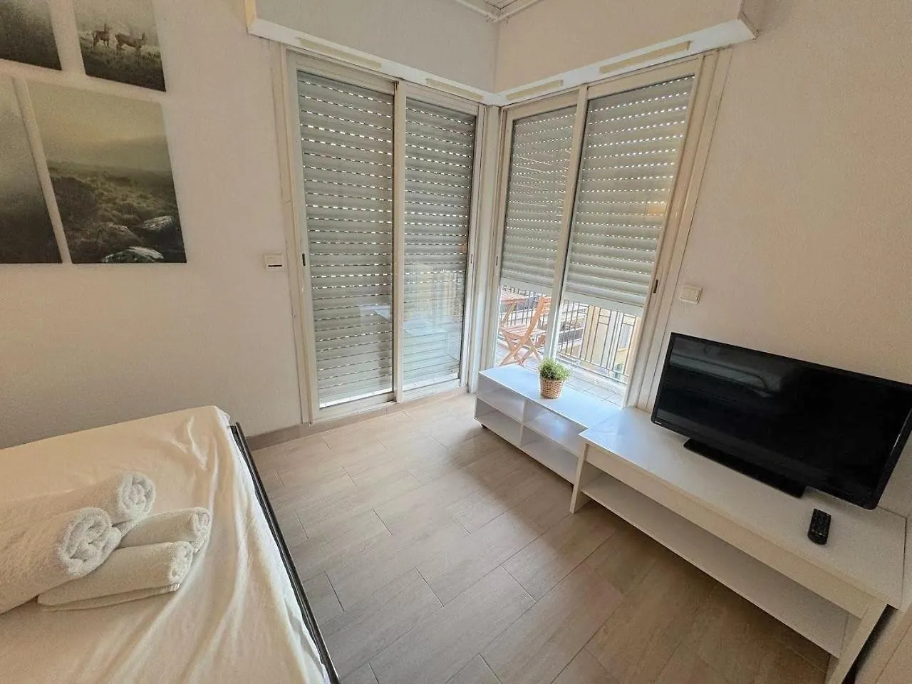 Calme Et Ensoleille Balcon Quartier Port ニース アパート