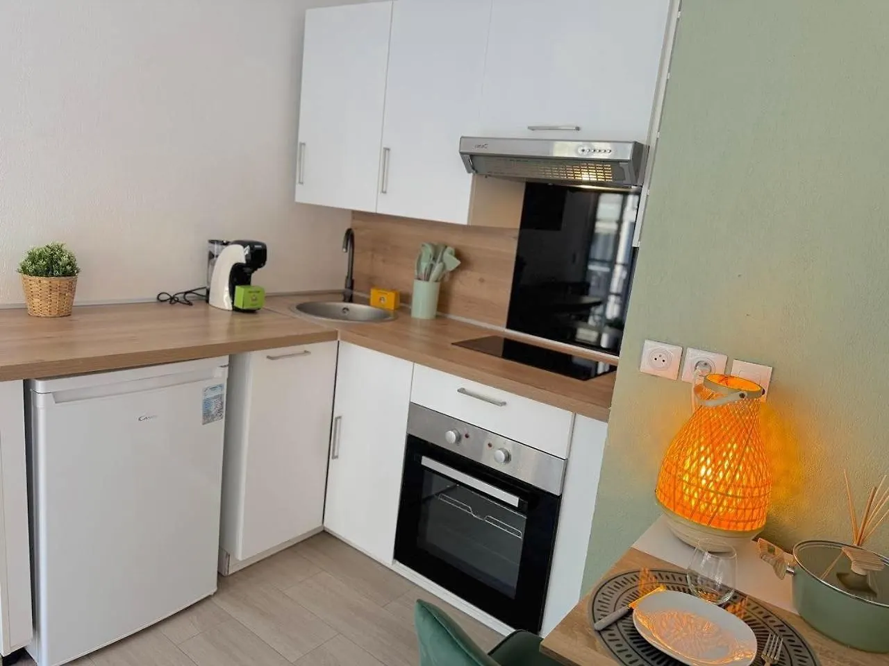 Appartamento Calme Et Ensoleille Balcon Quartier Port Nizza Francia
