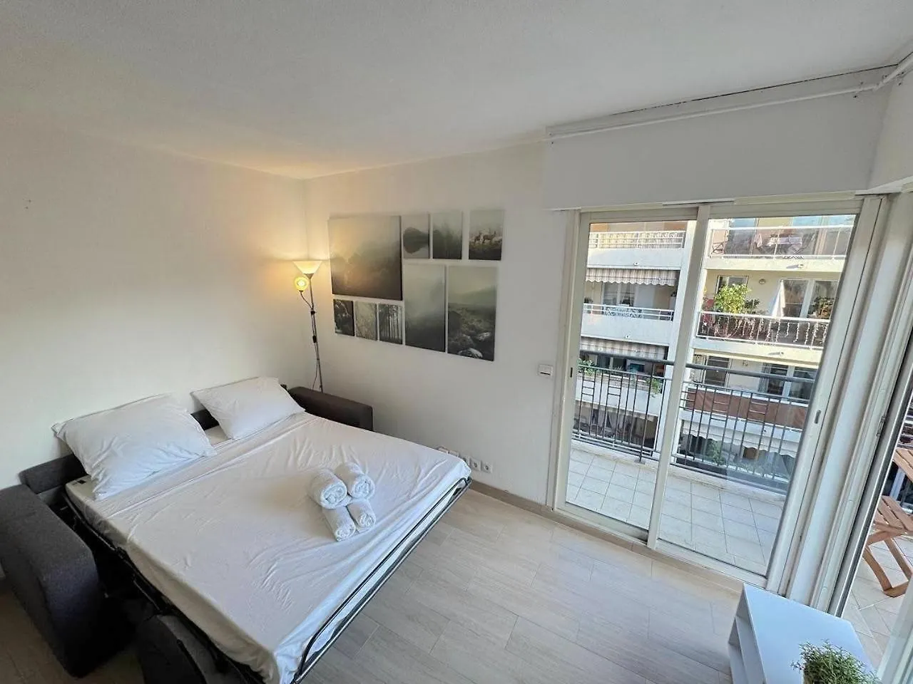 Calme Et Ensoleille Balcon Quartier Port ニース 0*,
